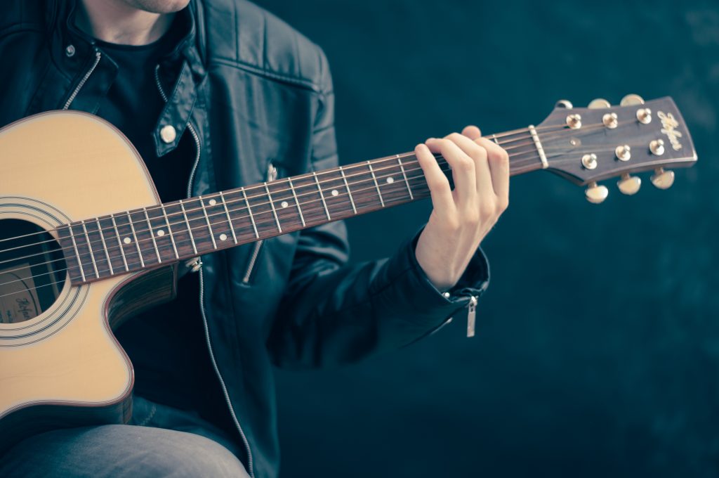 Beginner's Guide To Recording Guitar, How TO Record Live Guitar, Recording Acoustic Guitar, Recording Electric Guitar, Home Studio Tips,