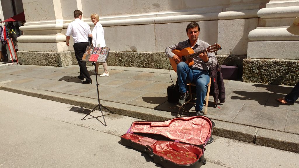 Street Performer, Busker, Busking Salzburg, Busking in Austria, Busking in Europe, Music Blog, Music Reviews, 